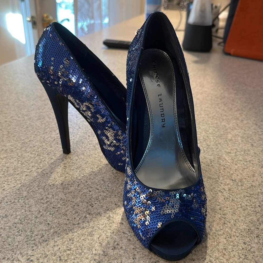 Chinese laundry blue shoe